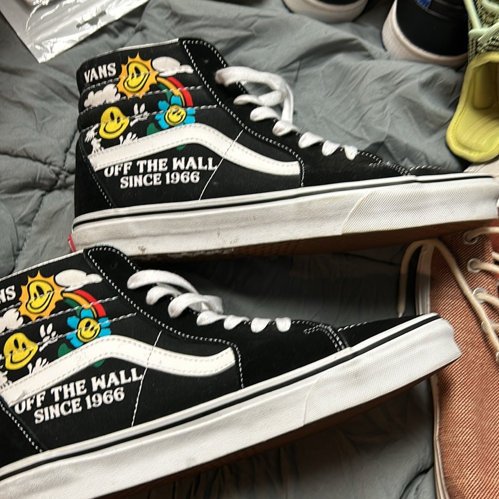 Vans - Picture 3 of 4